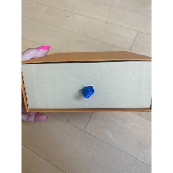 Louis Vuitton Empty Box storage includes dustbag ribbon - Picture 3 of 4